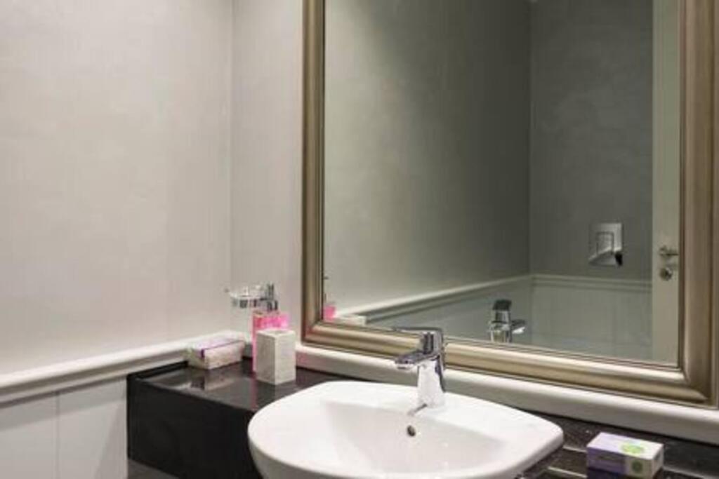 Versace Tower Luxury Suites - Downtown Βηρυτός Εξωτερικό φωτογραφία